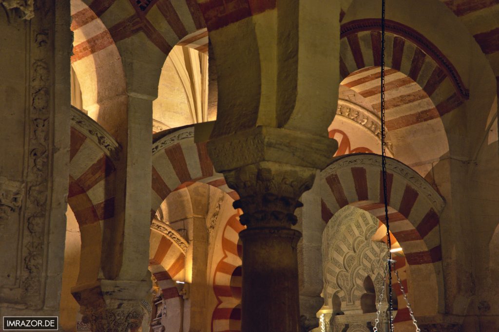 Hufeisenbögen in der Mesquita-Kathedrale