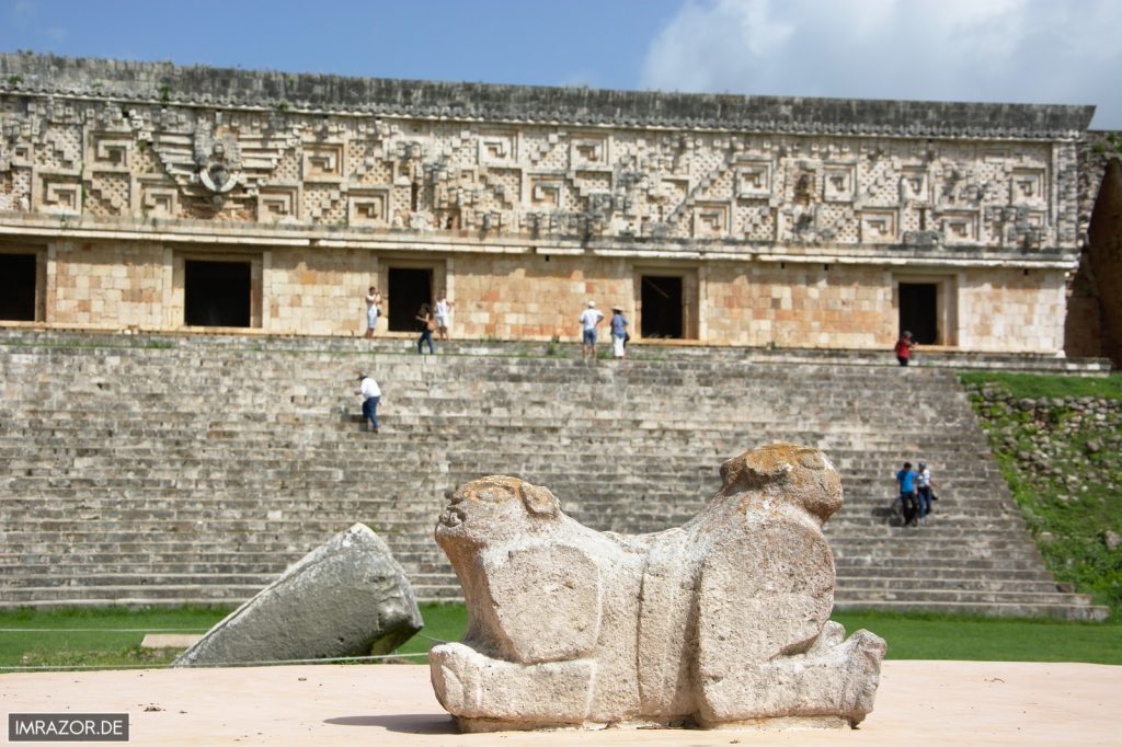 Uxmal - Gouverneurspalast mit Jaguarthron