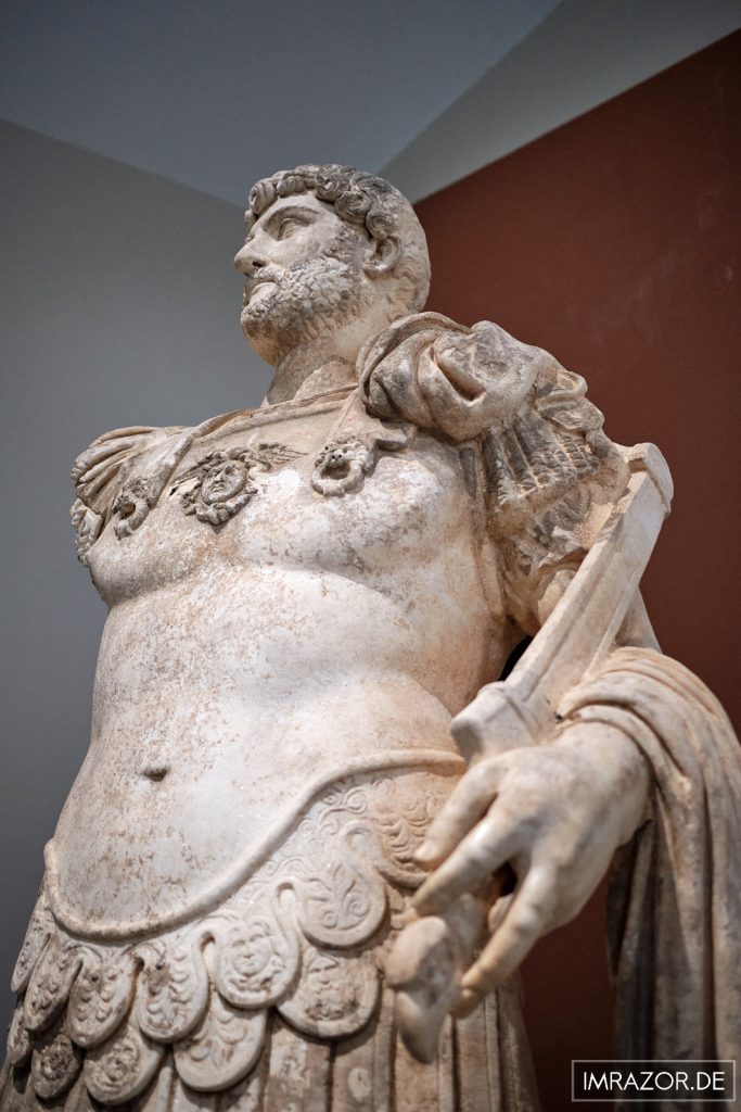 Kaiser Hadrian Statue