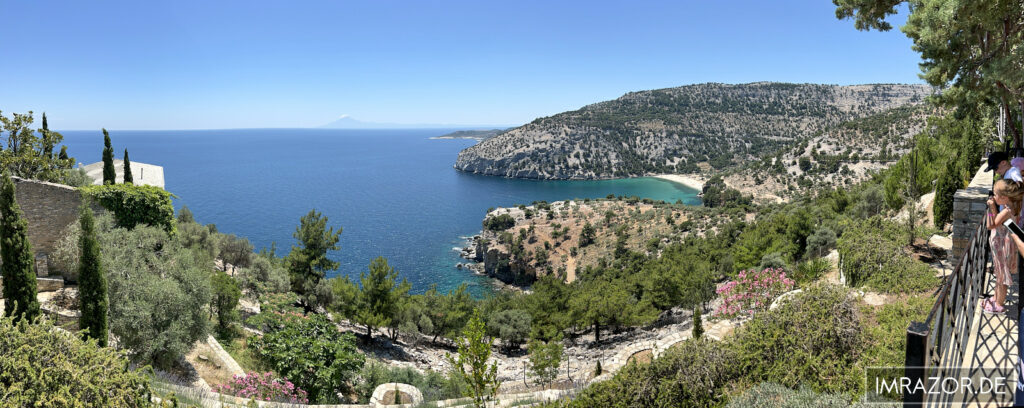 Panoramablick vom Klostervorplatz - im Hintergrund der hl. Berg Athos